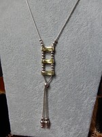 Livior márkájú olasz ezüst nyaklánc csüngő medál résszel, csiszolt zöld kövekkel