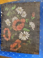 Nagyon szép,fa doboz / ládika / oldalain,tetején festett virág díszítéssel.Kis felületi sérüléssel.