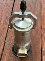 Autopress,elektromos,kotyogós,villany kávéfőző. Dekorációs tárgy.Mérete:25 cm magas és 21 cm átmérő
