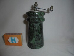 Zöld márvány borsdaráló, őrlő