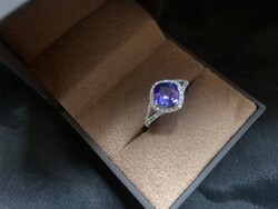 Tanzanit 0.50ctBrillekkel gyönyörű arany gyűrű.ÚJ.Igazolással