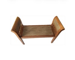 Vintage / antik Empire stílusú ágyvégi pad – dió színű vázzal, fonott nádszövettel