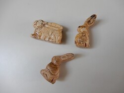 Miniatűr jáspis ásványból faragott húsvéti nyúl figurák