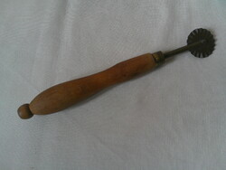 Régi derelyevágó, derelyemetsző