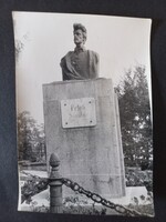 Régi fotó - Petőfi szobor Segesváron  1960-as évek