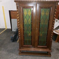 TÖMÖR TÖLGYFA KOLONIÀL SZEKRÉNY ÓLOMÜVEG AJTÓVAL.