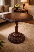 Gazdagon faragott antik sakk asztal