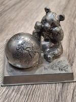 Vintage Ónból Készült Panda Figura Főldgömbel.