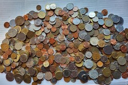 Vegyes világ 550 db érem