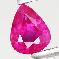 0.38ct 4.7x3.9mm Természetes Rubin, Gyönyörű Ragyogó Drágakő