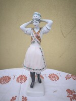 Hollóházi porcelán népviseletes női figura  eladó! 30 cm