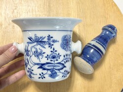 Hagyma mintás porcelán mozsár + törő