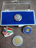 FBI, USA, Amerikai/Magyar zászló gomblyuk (zakó) jelvény 3 db egyben