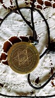 DÁVID CSILLAG HÉBER FELÍRATOS JIDDISCH HISTORY ANTIK JUDAIKA JUDAICA ZSIDÓ MEDÁL 3 CM + BŐRSZÍJJ