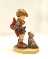 Hummel figura 317 Kisfiú virággal kutyussal Not for you TMK5 15cm
