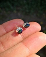 Gyönyörű fekete opál köves ezüst fülbevaló