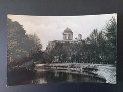 Régi képeslap - Esztergom Kisduna a Főszékesegyházzal