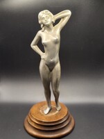 Art Deco stílusú női akt szobor – Maugsch Gyula stílusában, fa talapzaton