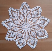 Régi kézzel horgolt kis csipketerítő 25 cm