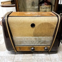 Philips 404 "Jóbarát" rádió