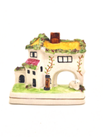 Viktoriánus Flatback Staffordshire házikó sárga tetővel 14.5cm