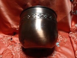 Patinás  réz  kaspó