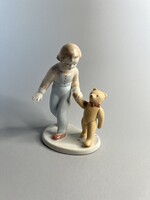 Aquincumi kislány macival