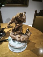 Zsolnay birkózó medvék.