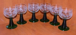 Francia szőlőmintás zöld talpas borospohárak 0,1dl 11 cm magasak.