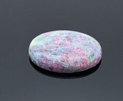 • Fuchsit / Rubin kaboson 30.35 ct drágakő, ékszerészeknek, gyűjtőknek vagy más  hobby célra--új