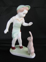 Aquincumi porcelán kisfiú nyuszival