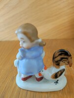 Wagner&Apel miniatür porcelán figura, ritka, gyüjtői darab Kislány kakassal