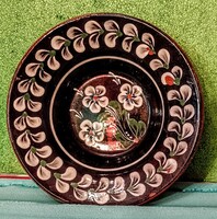 Cserép fali tányér Kézzel festett, 23 cm, 0.7 kg. Műhely sorszámmal