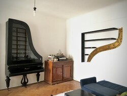 Antik zongora polc, könyvespolc, egyedi design bútor, 2 db egyben