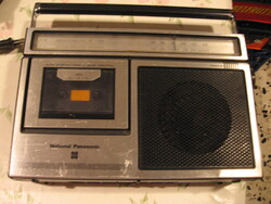Retro Panasonic magnós táskarádió