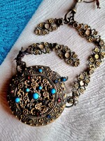 Antik türkiz vörös köves áttört réz boglárdísz , amulett-tartó