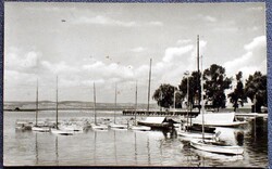 Balatonszemes, Balaton - Móló, vitorlások  -  retro fotó képeslap
