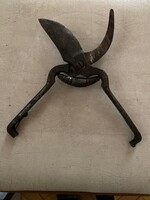 Antik,régi,fém metsző olló,nyeső olló.Régiség a 60-as évekből.Fellelt de működőképes állapotban.25cm