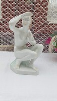 Aquincumi porcelán napba néző lány hibátlan állapotban