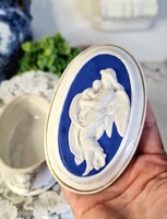 Antik, neoklasszicista stílusú porcelán ékszertartó, tároló doboz, biszkvit porcelán angyal kameával
