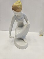 Hollohazi vizmerito nő