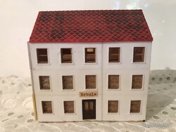 HÁZ - MAKETT - ISKOLA - 12 x 11 x 7 cm - RETRO - OSZTRÁK - HIBÁTLAN