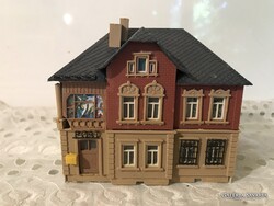 HÁZ - MAKETT - POSTA  - 11 x 9,5 x 8 cm - RETRO - OSZTRÁK - HIBÁTLAN
