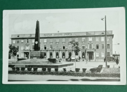 Miskolc Hősök tere ,postapalotával, szovjet háborús emlékmű, gránit obelixk