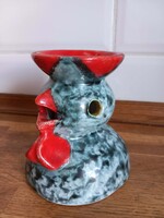 Kakas alakú, mázas iparművészeti kerámia gyertyatartó.