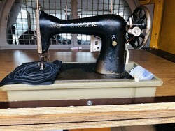 Singer Varrógép - bőrönddel