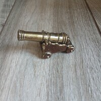 Pompás régi fém ágyú szobor (4,3x6,5x3,5 cm)
