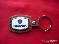SCANIA FÉM KULCSTARTÓ BŐR ALAPON