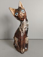 Retró cica faragas fából