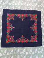 Nagy Méretű Matyó Hímzés - Terítő